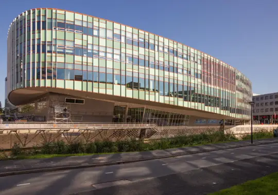 Amsterdam University of Applied Sciences (Hogeschool van Amsterdam) - universitas tertua di belanda