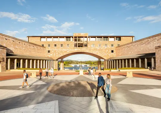 Bond University - universitas swasta di australia