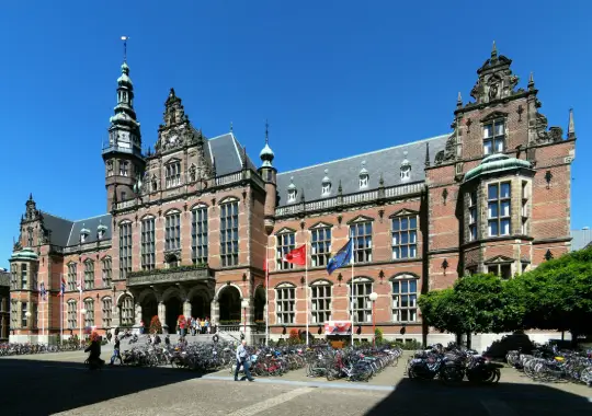 University of Groningen (Rijksuniversiteit Groningen) - universitas tertua di belanda