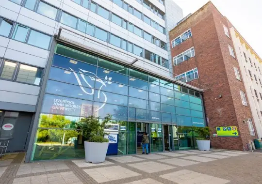 Liverpool John Moores University - universitas di liverpool