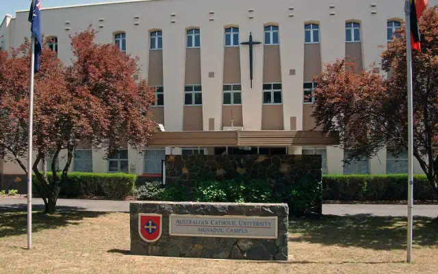 Australian Catholic University - universitas terbaik di melbourne australia