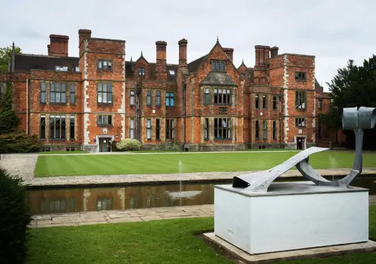 The University of York - jurusan international economic and trade