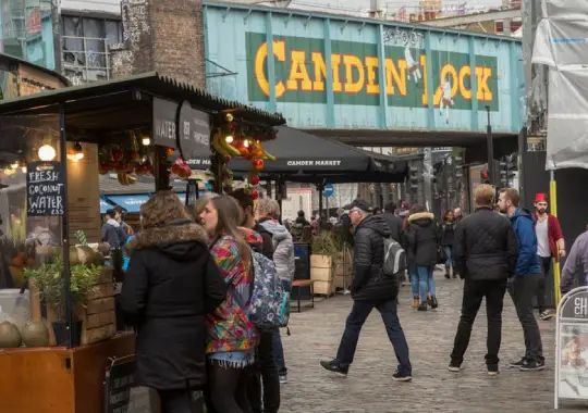 Camden Market - tempat belanja murah di london