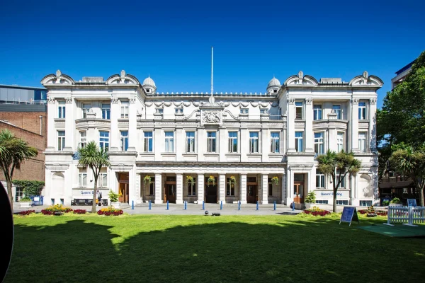 Queen Mary University of London - KAPLAN International Pathways