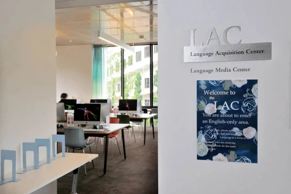 Foto 1 International College of Liberal Arts (iCLA)