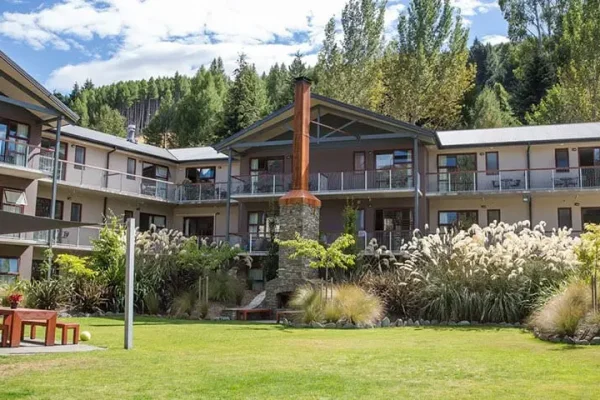 Queenstown Resort College