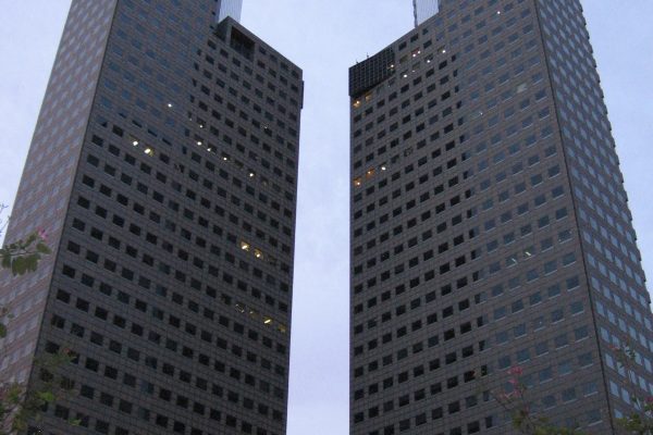 Suntec_City,_Towers_1_&_2,_Dec_05