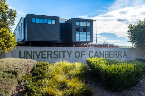 kuliah di University of Canberra